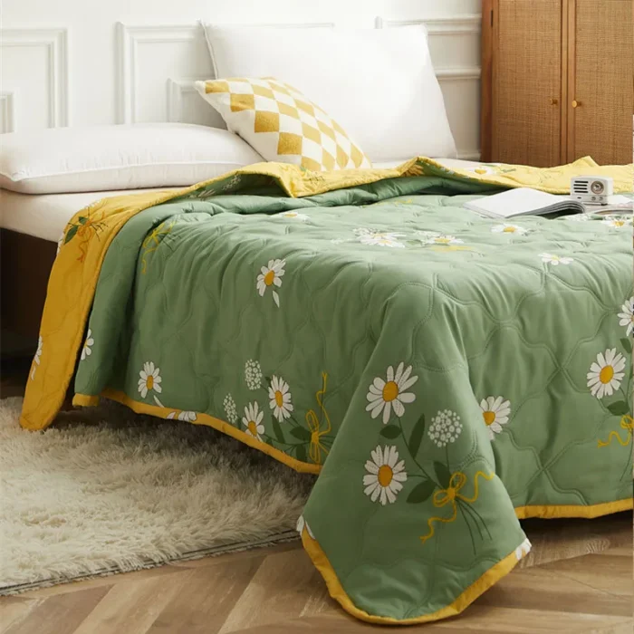 Daisy Printed Quilted Summer Quilt and Pillowcase or Single Quilts Soft Breathable Single Double Blanket Washable Thin Comforter - Image 3