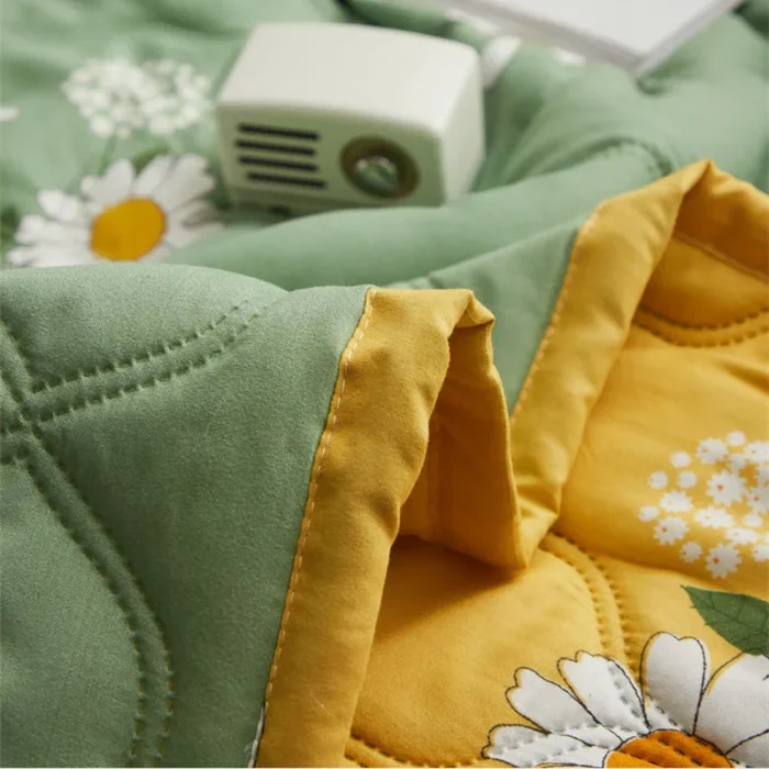 Daisy Printed Quilted Summer Quilt and Pillowcase or Single Quilts Soft Breathable Single Double Blanket Washable Thin Comforter - Image 4